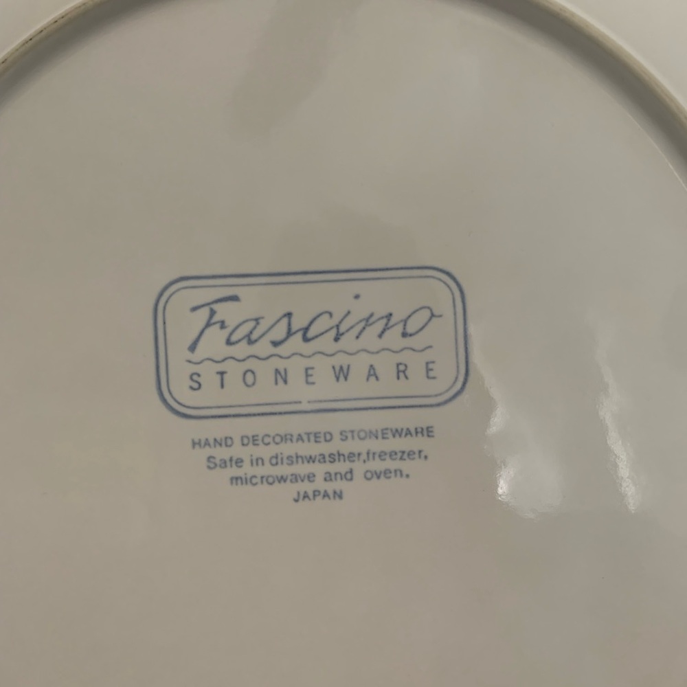 Vintage Fascino Stoneware Dinner Plates 2 - Picture 3 of 5